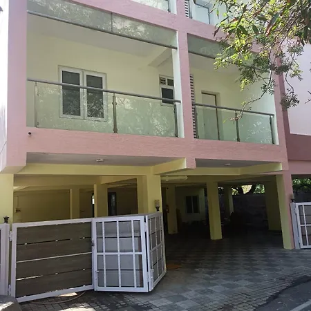 The Posh Residency, Ecr-3